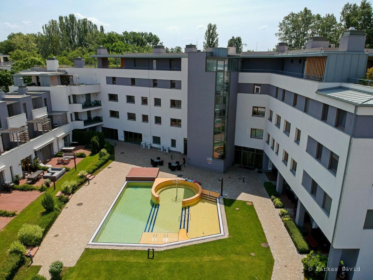 Silver Delux Apartman Balatonfured Luaran gambar