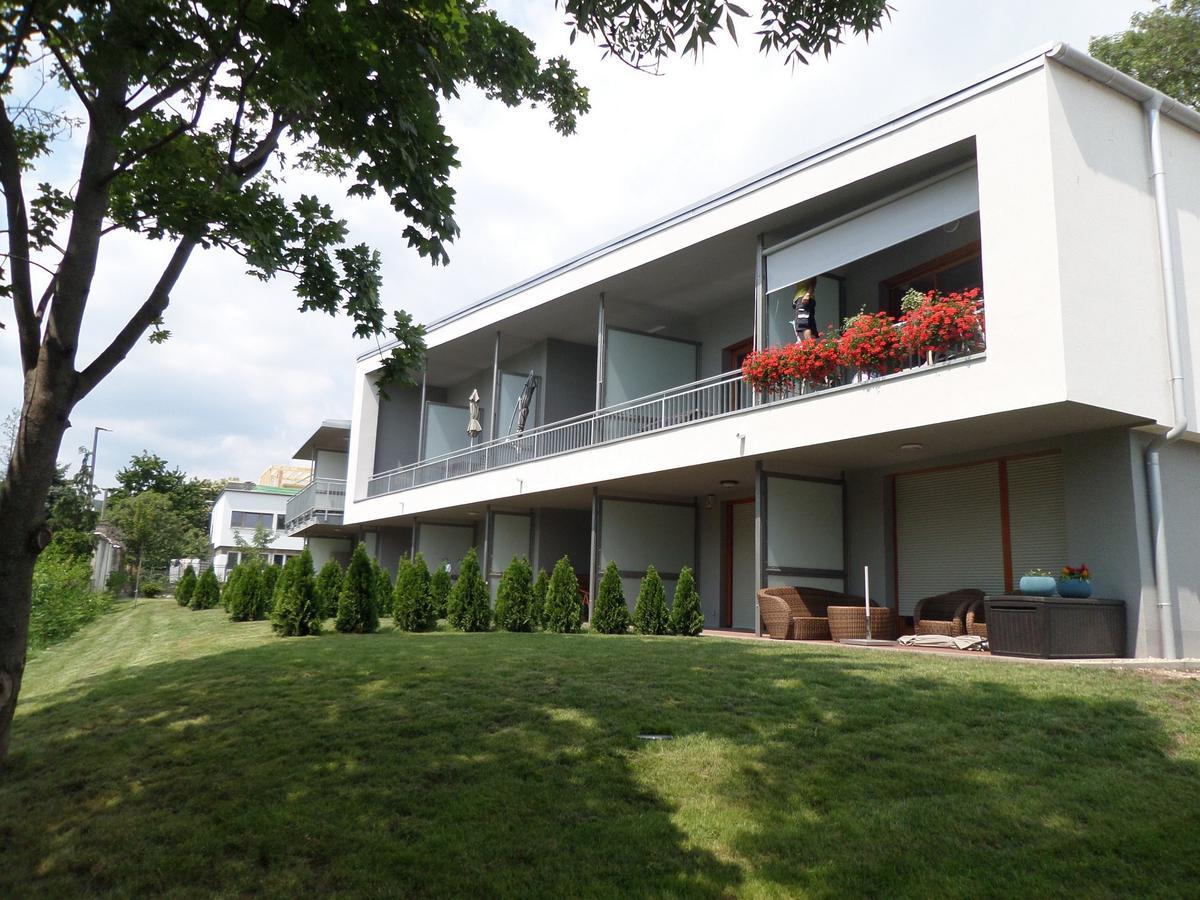 Silver Delux Apartman Balatonfured Luaran gambar