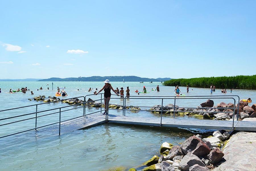 Silver Delux Apartman Balatonfured Luaran gambar