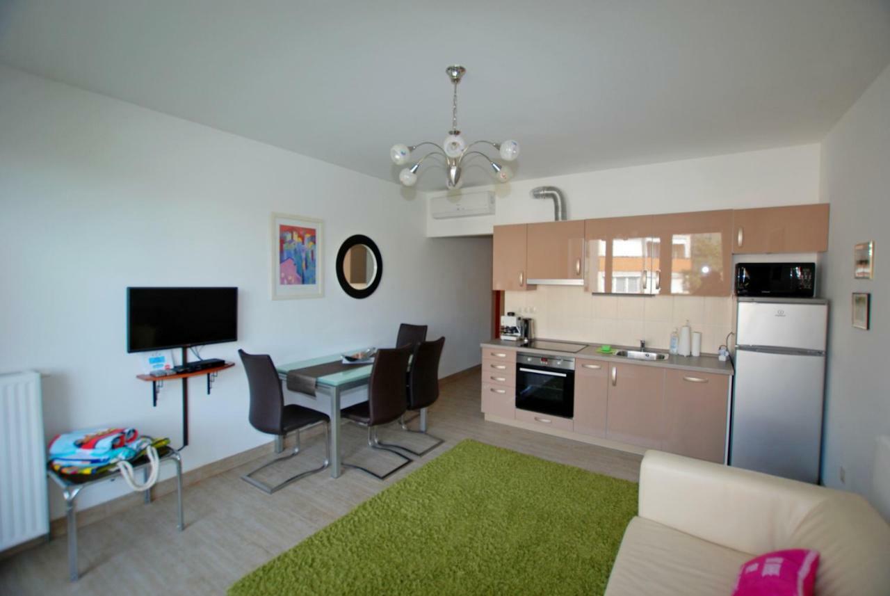 Silver Delux Apartman Balatonfured Luaran gambar